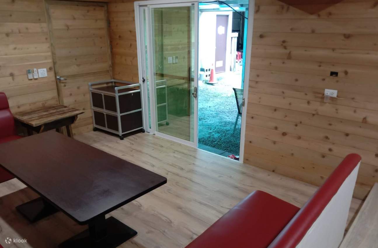 Cabaña de madera para cuatro personas